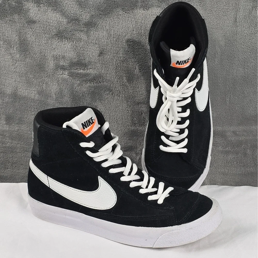 Nike Big Kid's Blazer Mid '77 Suede Black/White-Total Orange (DD3237 002) - 5Y